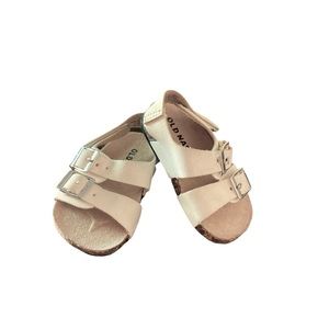 Baby girl Old Navy “sea salt” sandals 😍😍😍